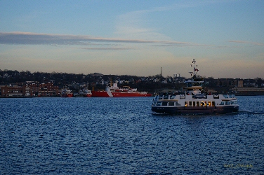 Woodside 1 and CCGS Louis S. St. Laurent
